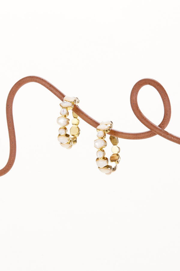 CHAYA EARRING - PEARL